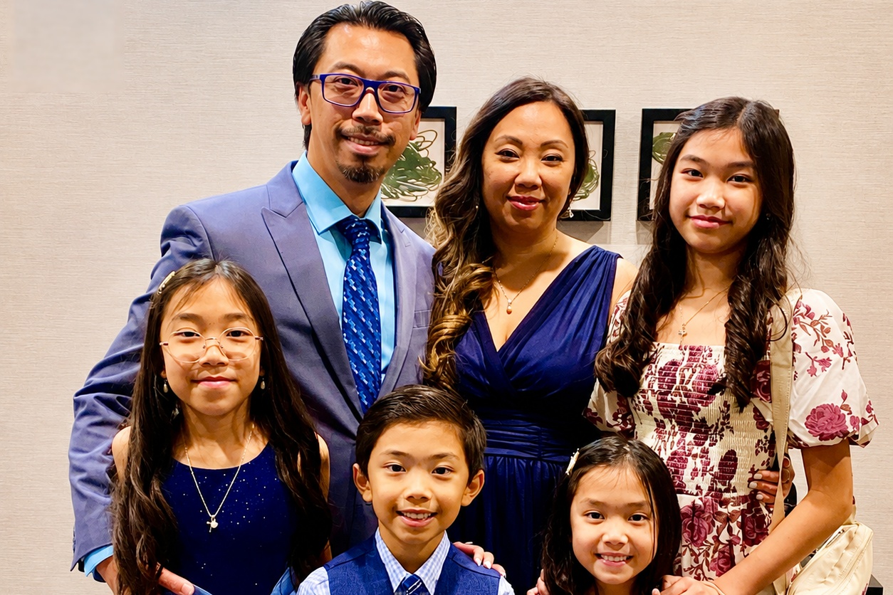 The Nguyen family — co-founders of SharingJoys